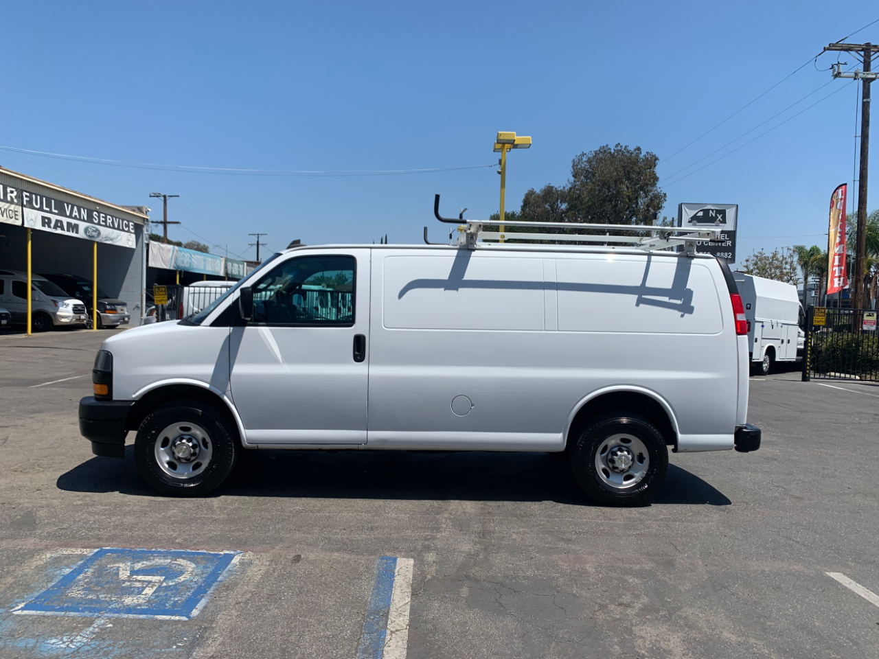 Chevrolet Express Cargo Van RWD 2500 135" 2022