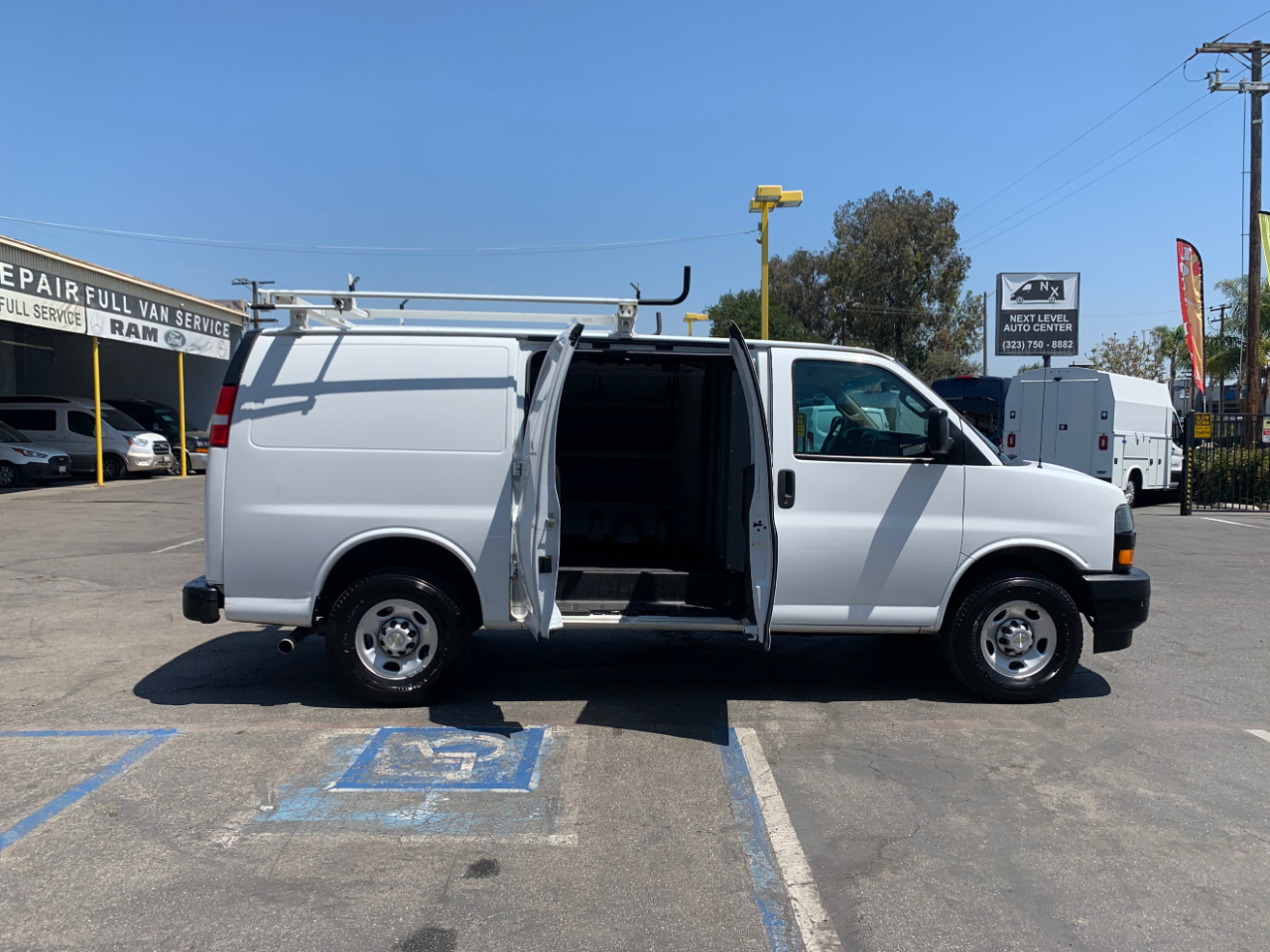 Chevrolet Express Cargo Van RWD 2500 135" 2022