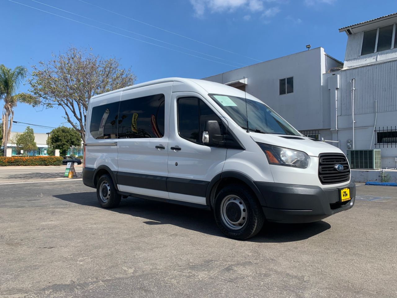 Ford Transit Passenger Wagon T-150 130" Med Roof XL Sliding RH Dr 2018