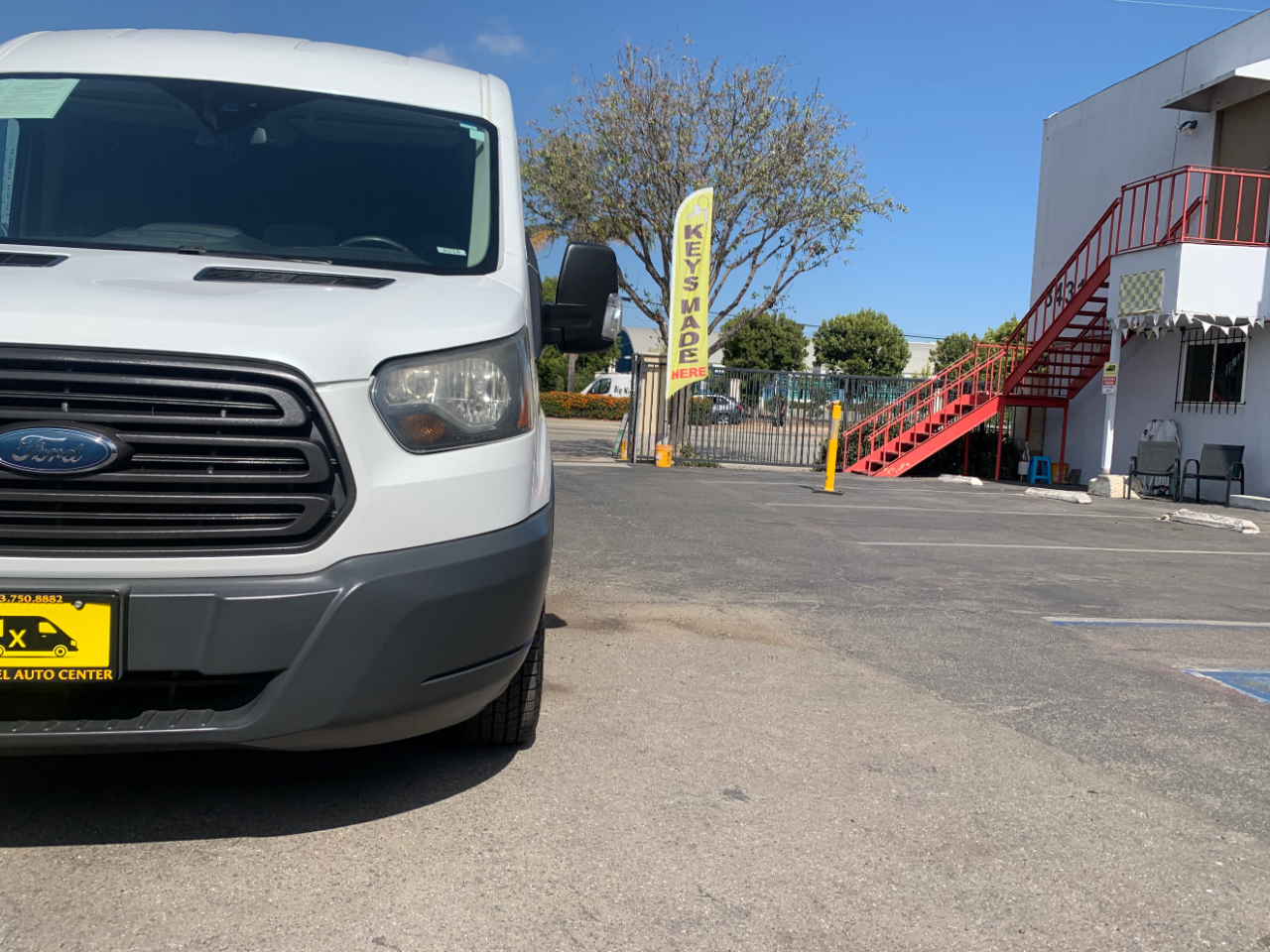 Ford Transit Passenger Wagon T-150 130" Med Roof XL Sliding RH Dr 2018