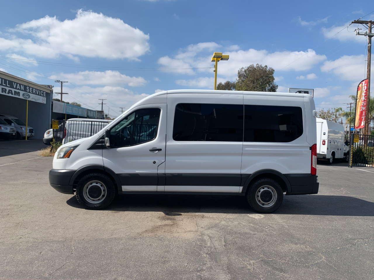 Ford Transit Passenger Wagon T-150 130" Med Roof XL Sliding RH Dr 2018