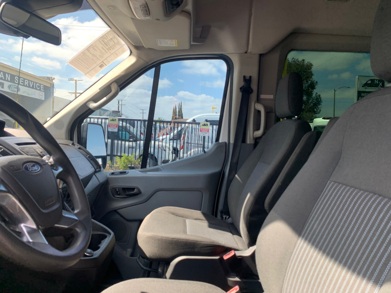 Ford Transit Passenger Wagon T-150 130" Med Roof XL Sliding RH Dr 2018