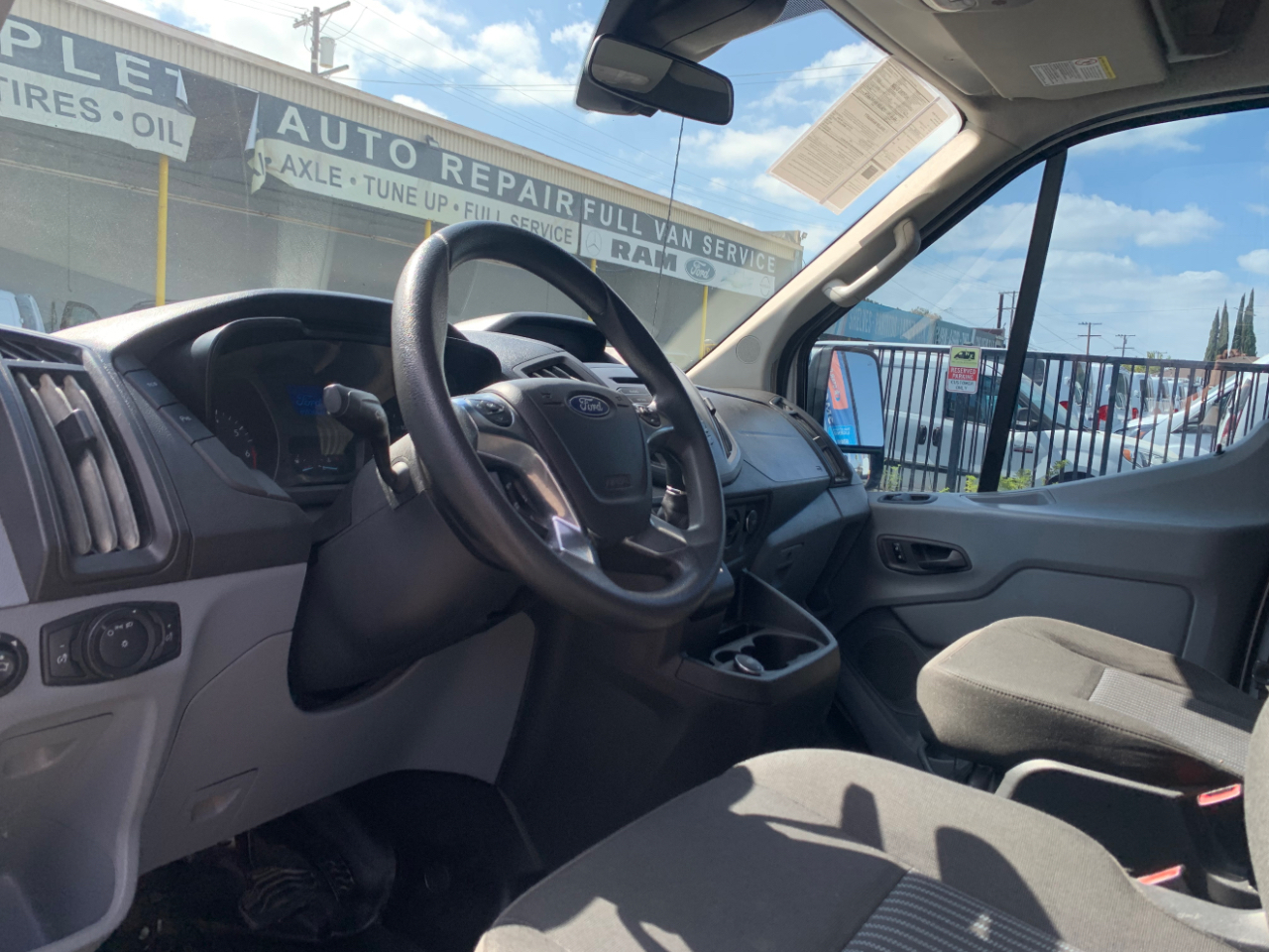 Ford Transit Passenger Wagon T-150 130" Med Roof XL Sliding RH Dr 2018