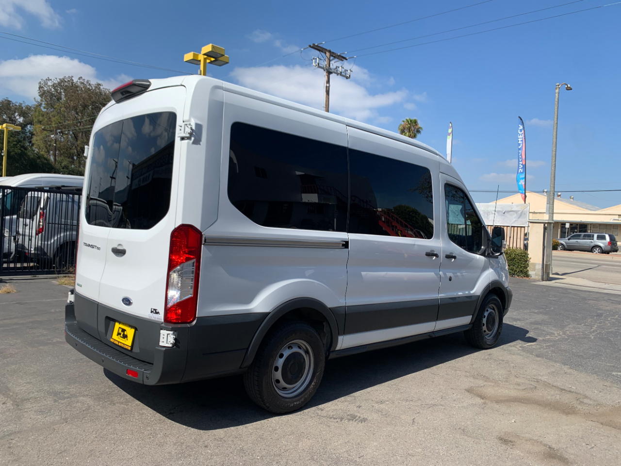 Ford Transit Passenger Wagon T-150 130" Med Roof XL Sliding RH Dr 2018
