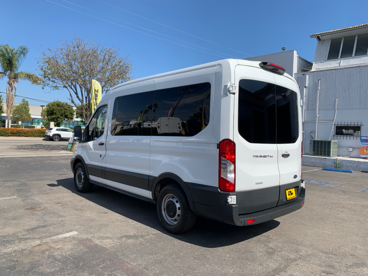 Ford Transit Passenger Wagon T-150 130" Med Roof XL Sliding RH Dr 2018