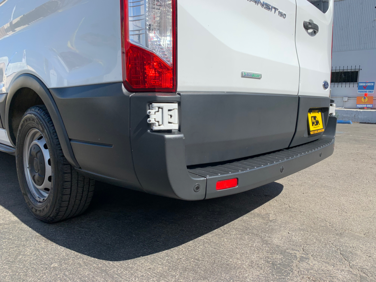 Ford Transit Passenger Wagon T-150 130" Med Roof XL Sliding RH Dr 2018