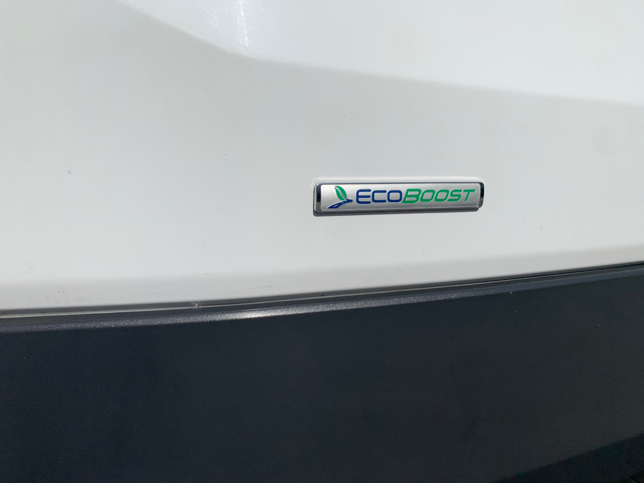 Ford Transit Passenger Wagon T-150 130" Med Roof XL Sliding RH Dr 2018