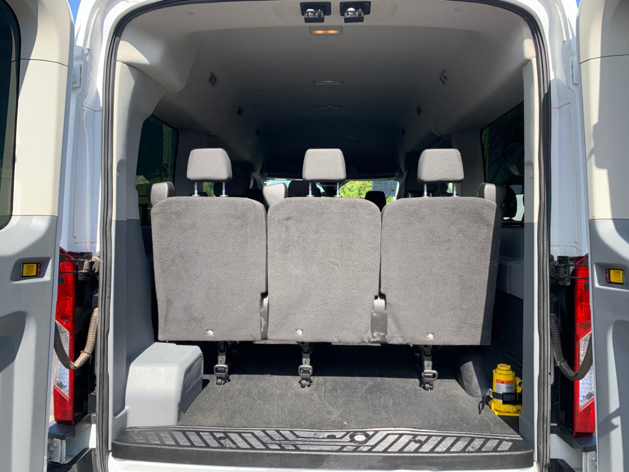 Ford Transit Passenger Wagon T-150 130" Med Roof XL Sliding RH Dr 2018