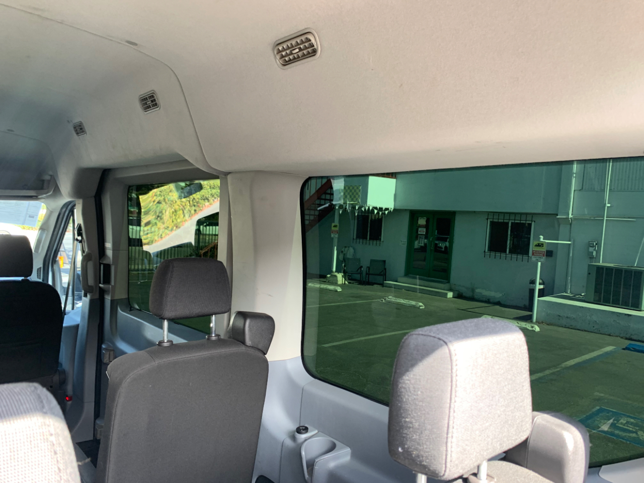 Ford Transit Passenger Wagon T-150 130" Med Roof XL Sliding RH Dr 2018