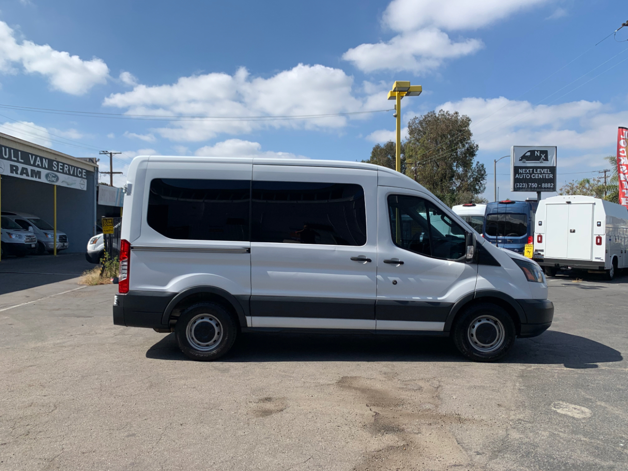Ford Transit Passenger Wagon T-150 130" Med Roof XL Sliding RH Dr 2018