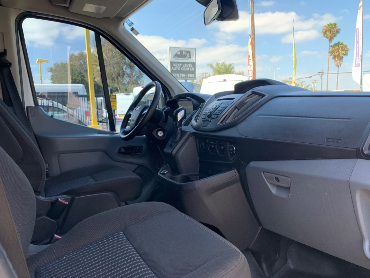Ford Transit Passenger Wagon T-150 130" Med Roof XL Sliding RH Dr 2018