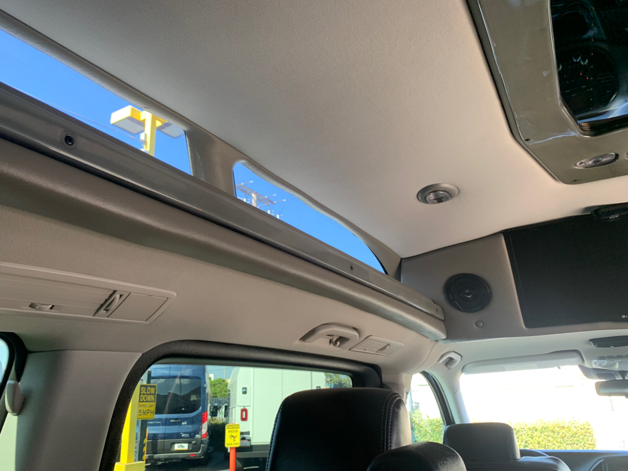 Mercedes-Benz Metris Passenger Van Standard Roof 126" Wheelbase 2018