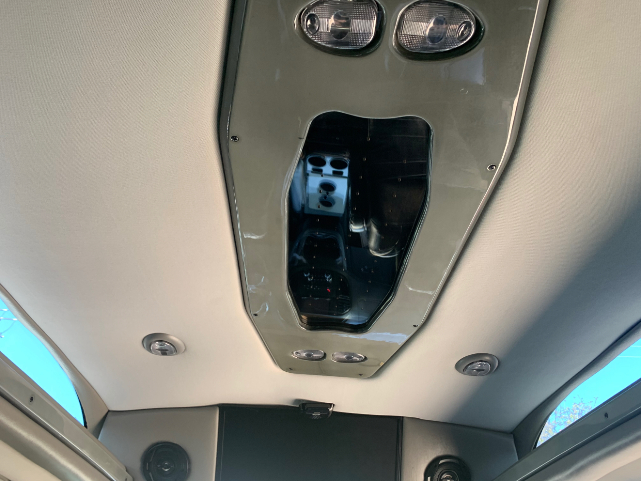 Mercedes-Benz Metris Passenger Van Standard Roof 126" Wheelbase 2018
