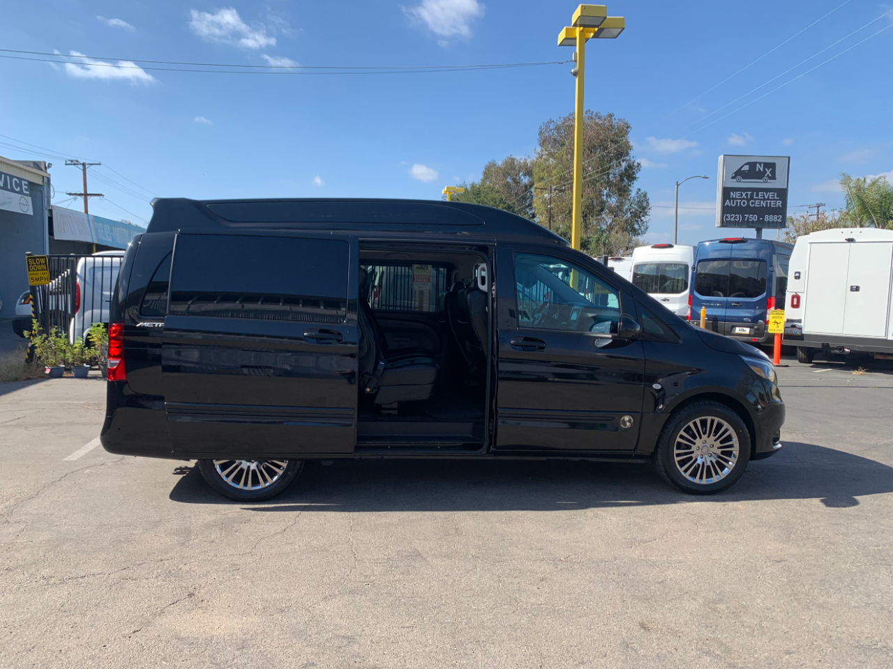 Mercedes-Benz Metris Passenger Van Standard Roof 126" Wheelbase 2018