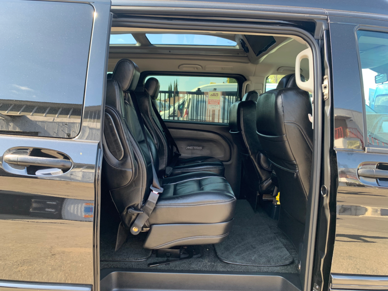 Mercedes-Benz Metris Passenger Van Standard Roof 126" Wheelbase 2018