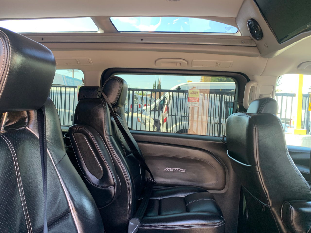 Mercedes-Benz Metris Passenger Van Standard Roof 126" Wheelbase 2018