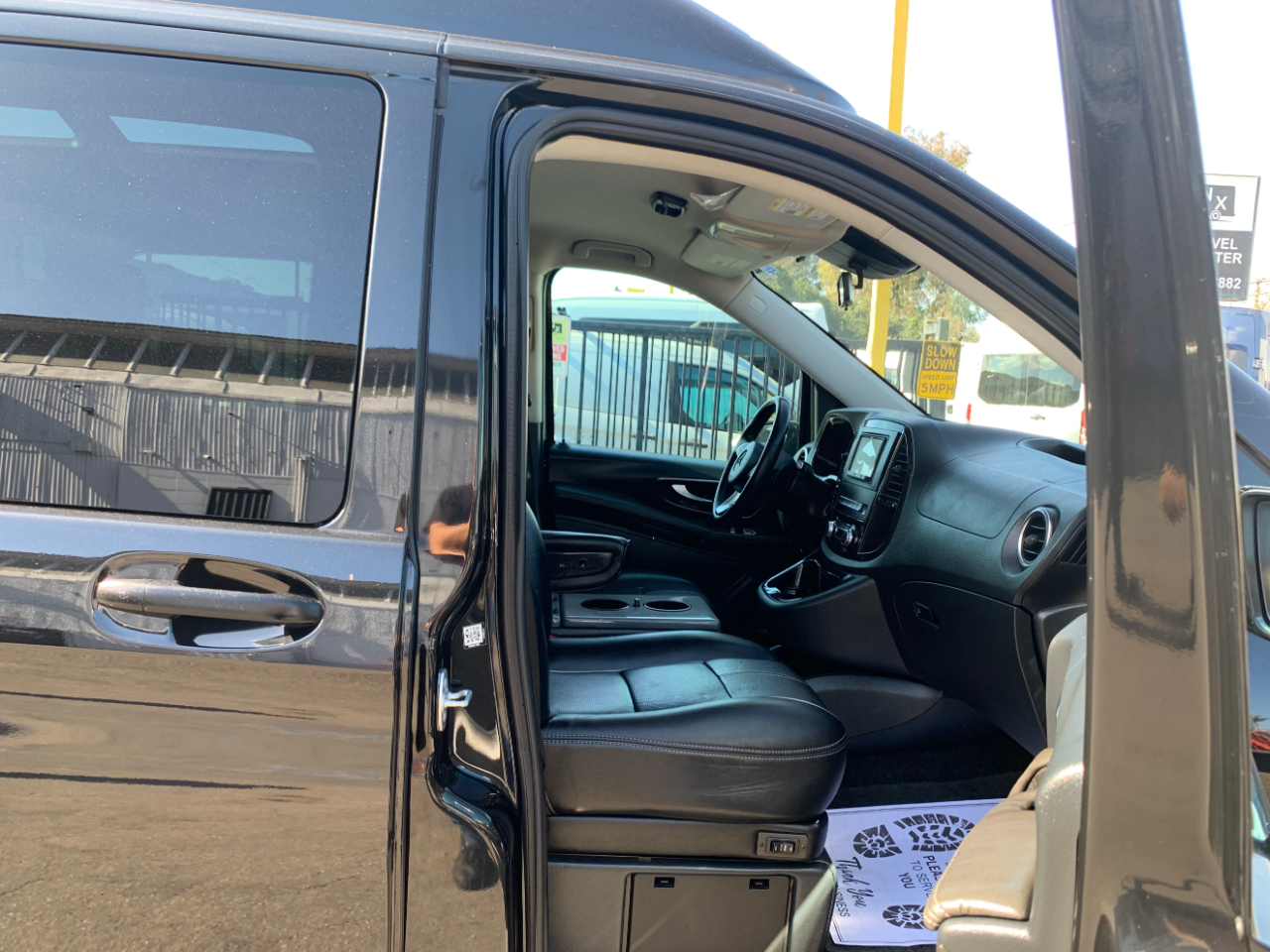 Mercedes-Benz Metris Passenger Van Standard Roof 126" Wheelbase 2018