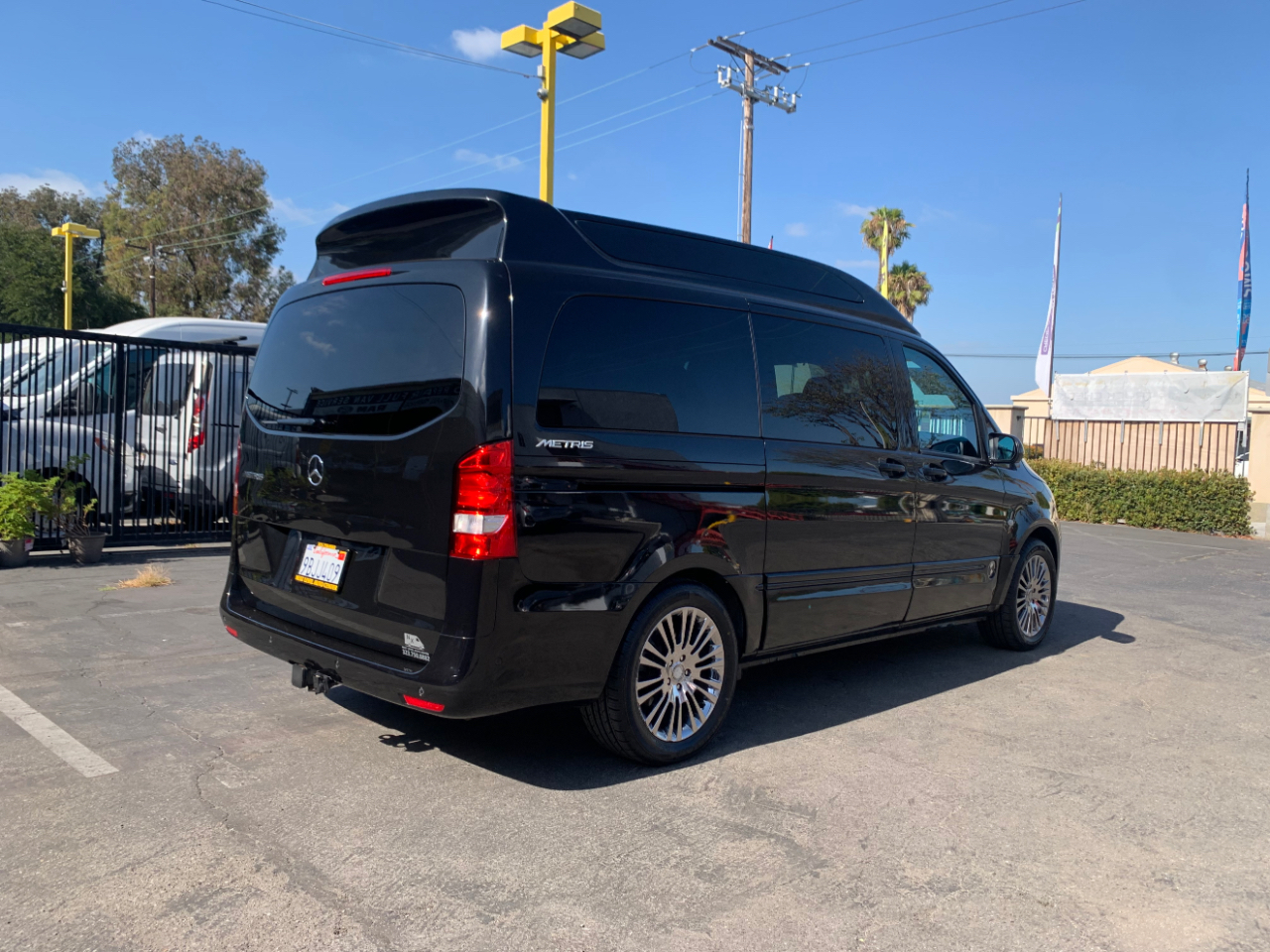 Mercedes-Benz Metris Passenger Van Standard Roof 126" Wheelbase 2018