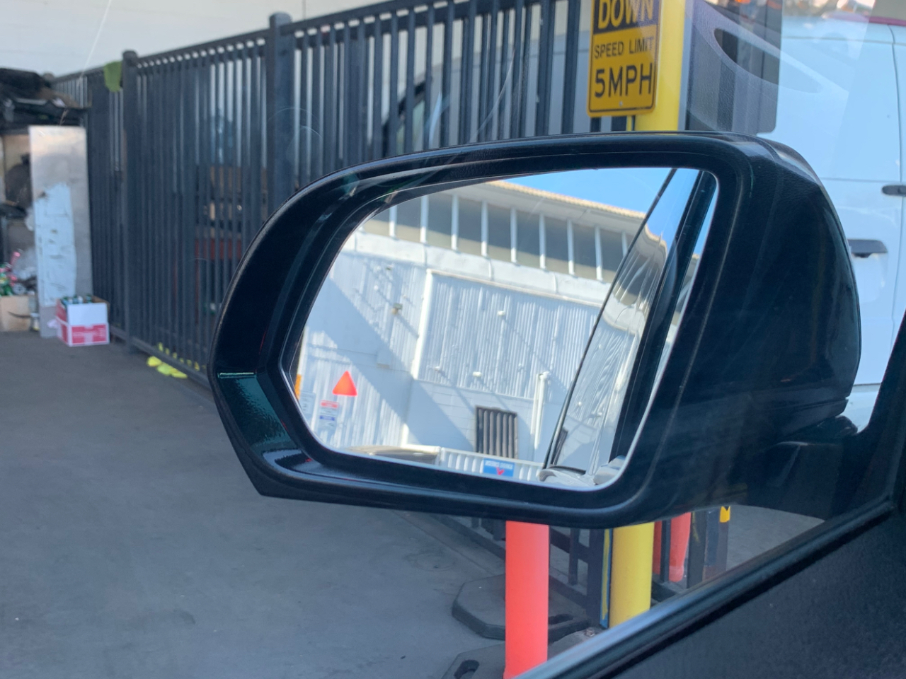Mercedes-Benz Metris Passenger Van Standard Roof 126" Wheelbase 2018
