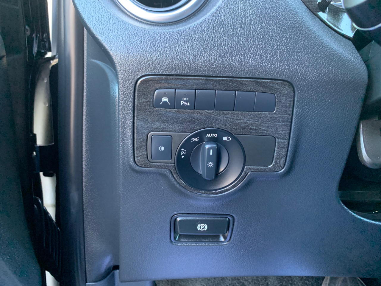 Mercedes-Benz Metris Passenger Van Standard Roof 126" Wheelbase 2018