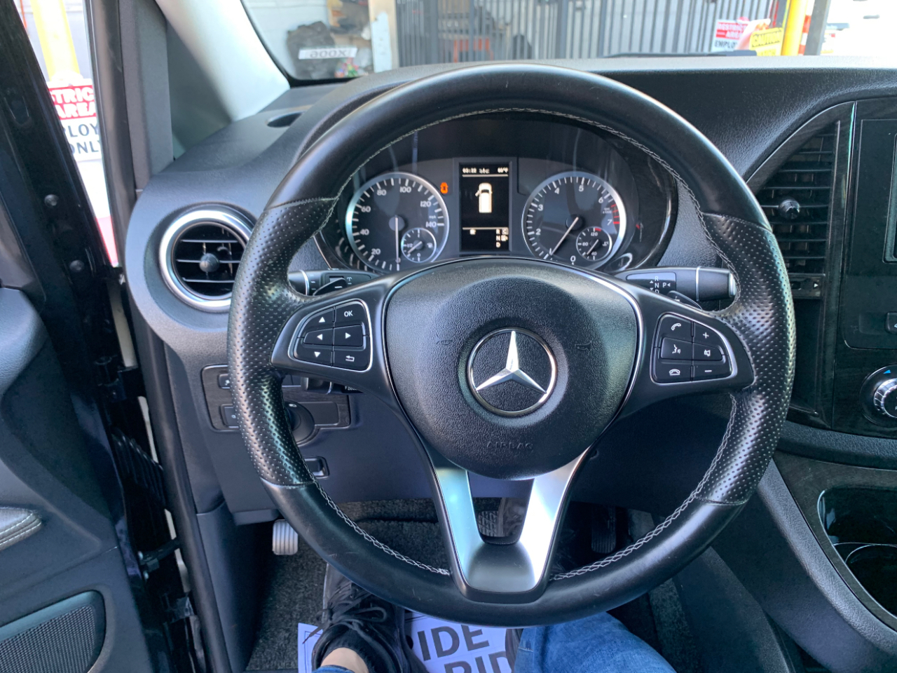 Mercedes-Benz Metris Passenger Van Standard Roof 126" Wheelbase 2018