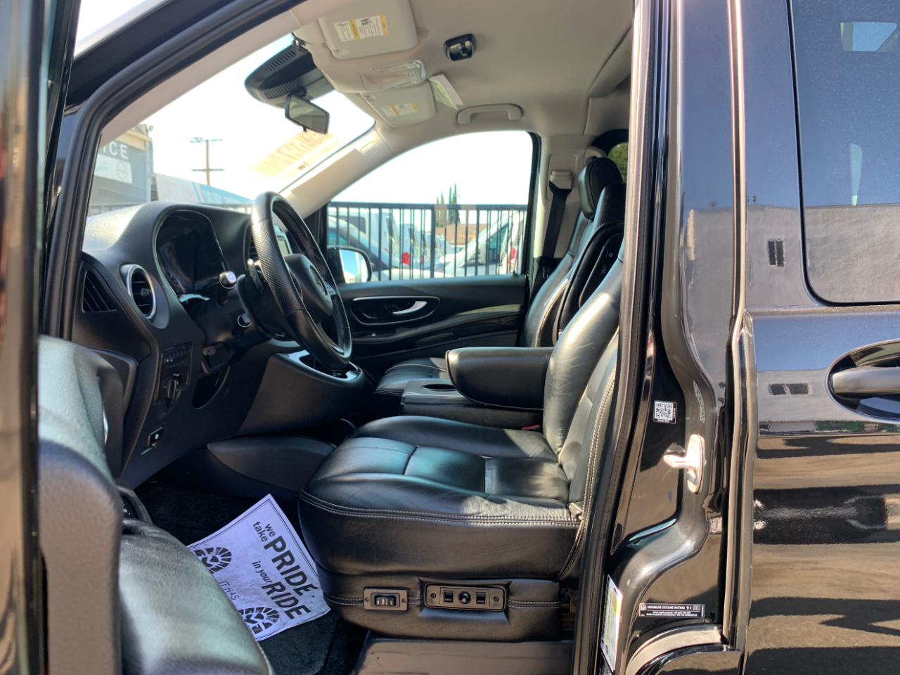 Mercedes-Benz Metris Passenger Van Standard Roof 126" Wheelbase 2018
