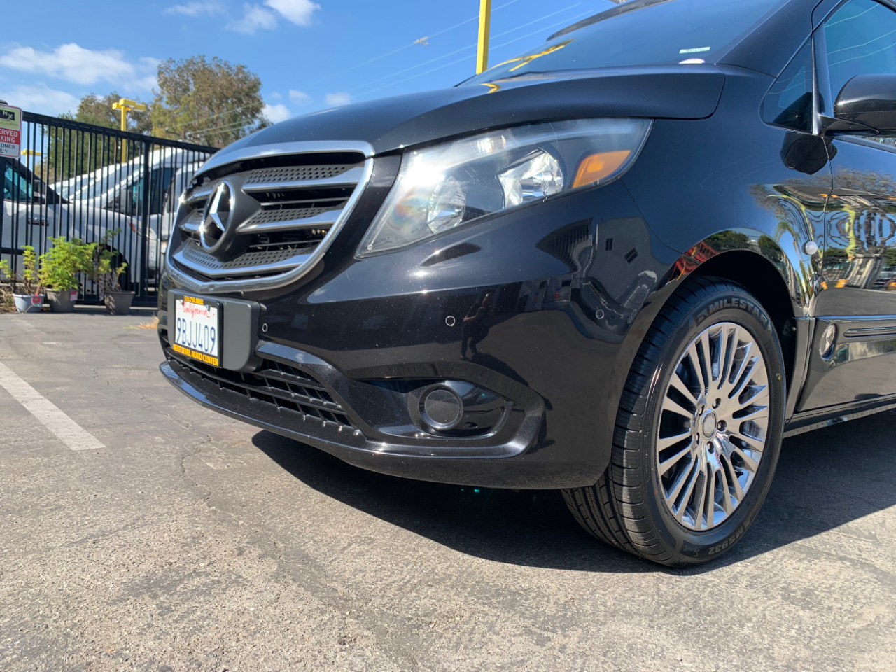 Mercedes-Benz Metris Passenger Van Standard Roof 126" Wheelbase 2018