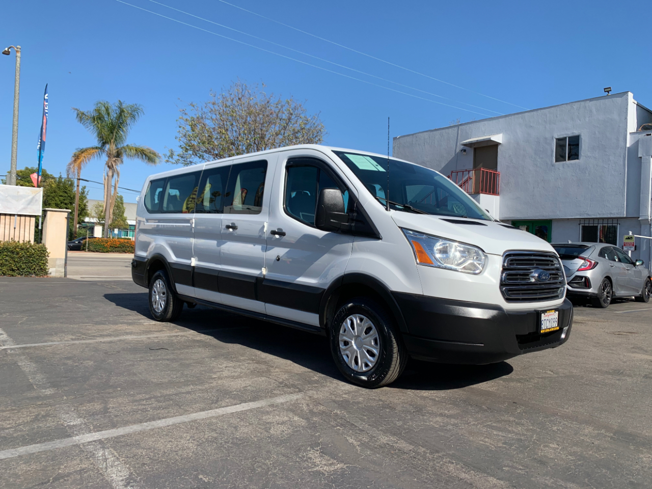 Ford Transit Passenger Wagon T-350 148" Low Roof XLT Swing-Out RH Dr 2019