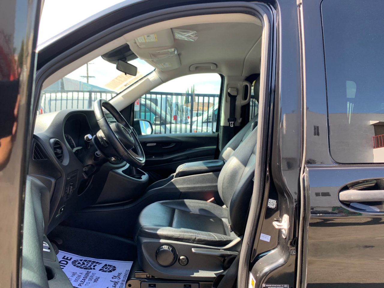 Mercedes-Benz Metris Passenger Van Standard Roof 126" Wheelbase 2019