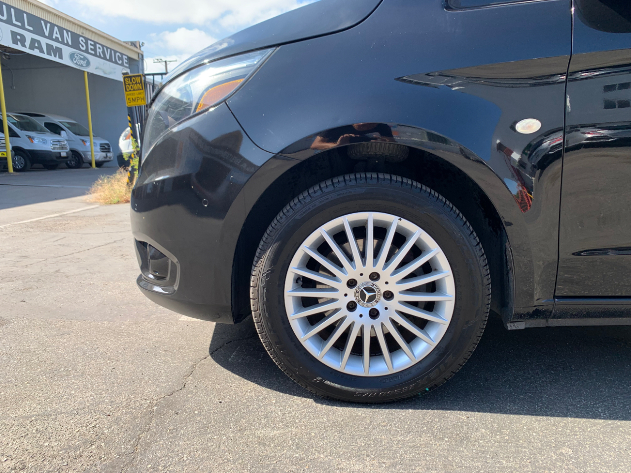 Mercedes-Benz Metris Passenger Van Standard Roof 126" Wheelbase 2019