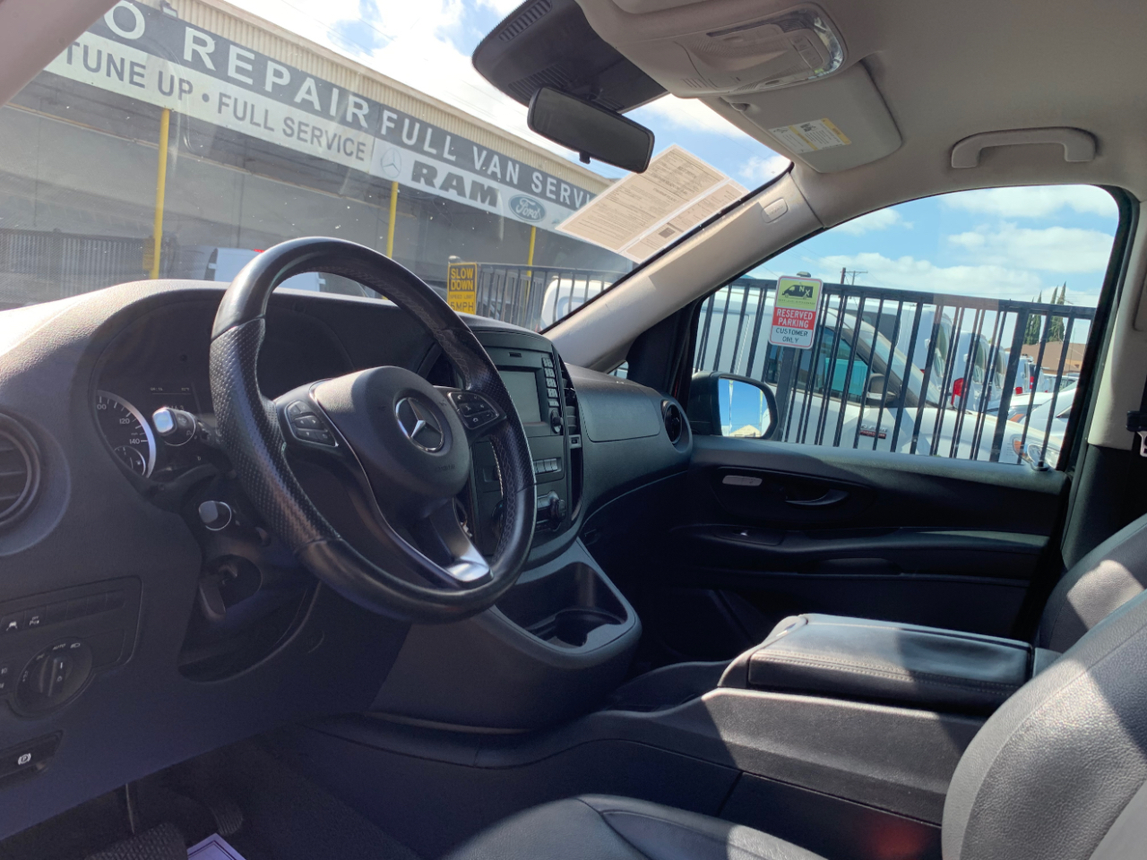 Mercedes-Benz Metris Passenger Van Standard Roof 126" Wheelbase 2019