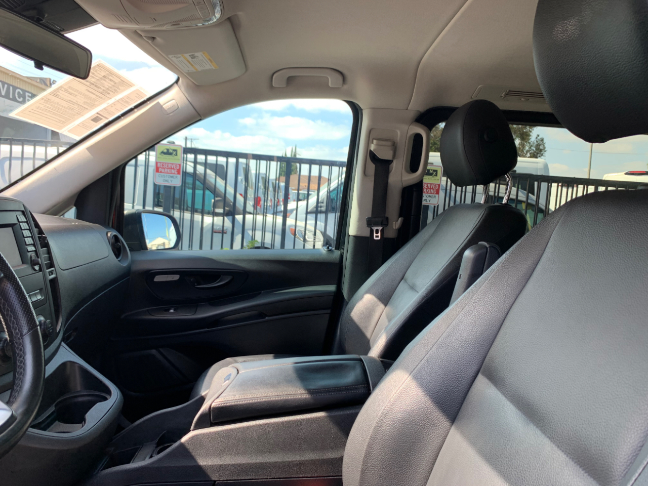 Mercedes-Benz Metris Passenger Van Standard Roof 126" Wheelbase 2019