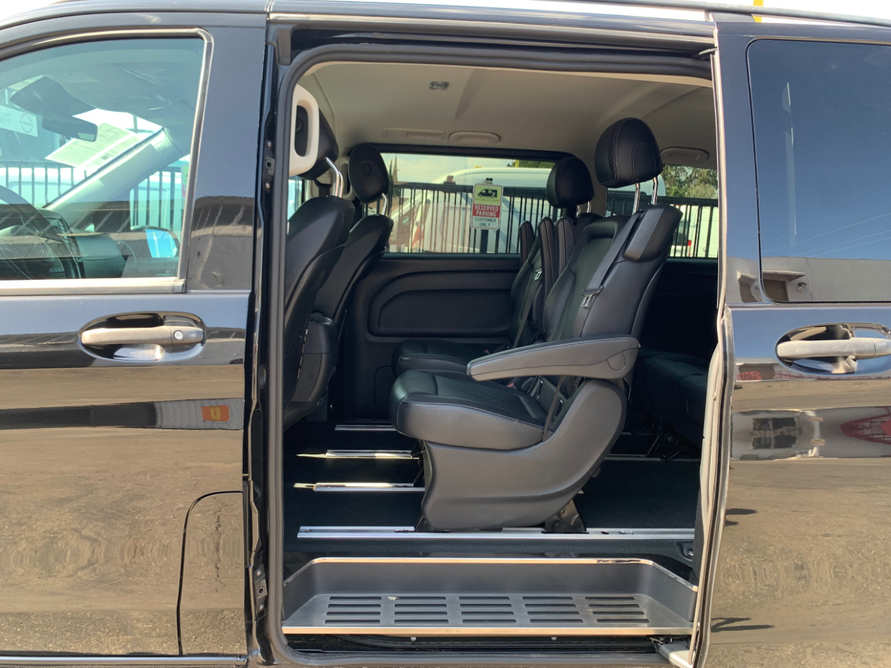 Mercedes-Benz Metris Passenger Van Standard Roof 126" Wheelbase 2019