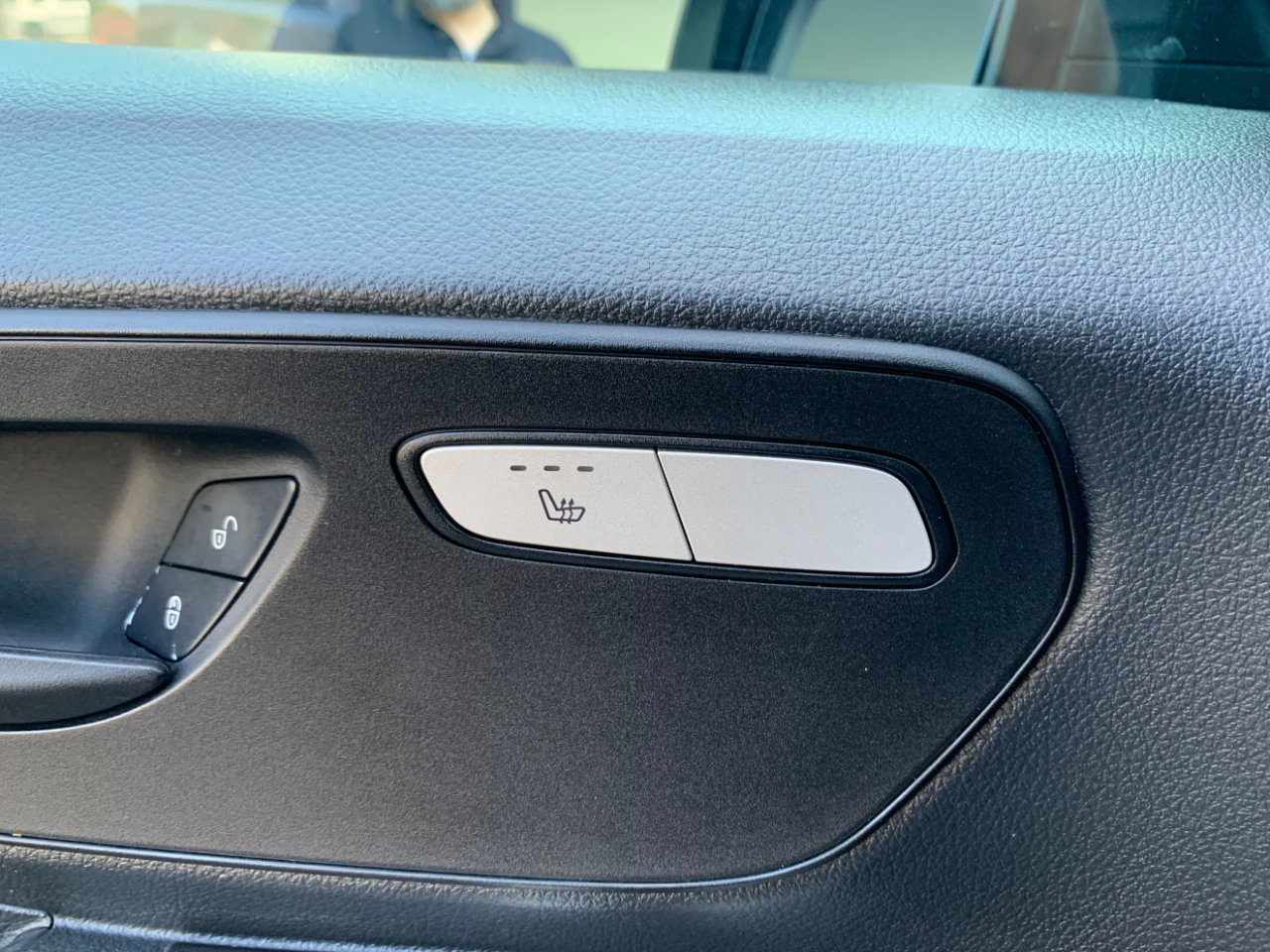 Mercedes-Benz Metris Passenger Van Standard Roof 126" Wheelbase 2019