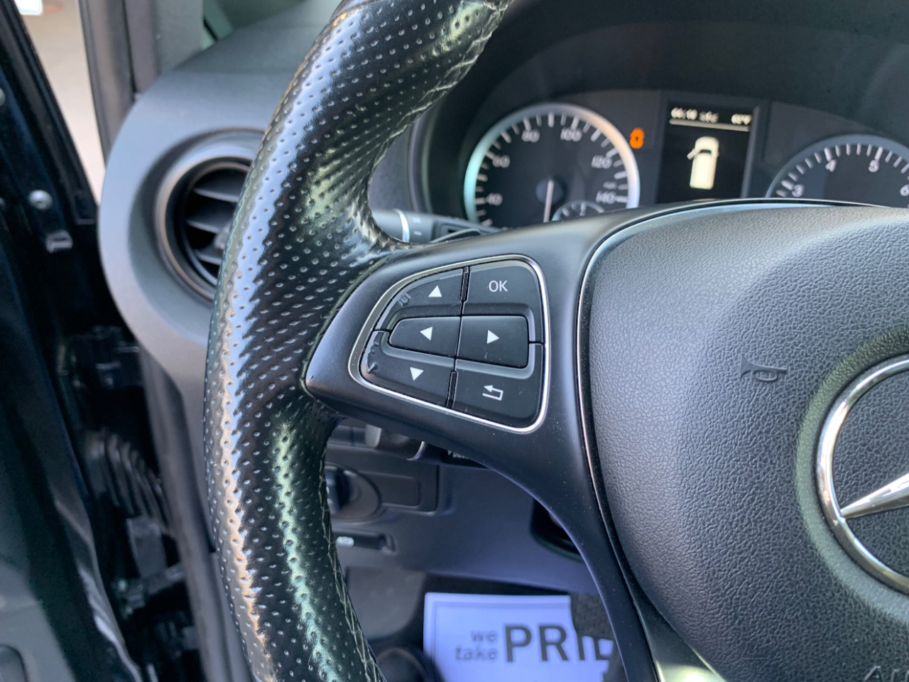 Mercedes-Benz Metris Passenger Van Standard Roof 126" Wheelbase 2019