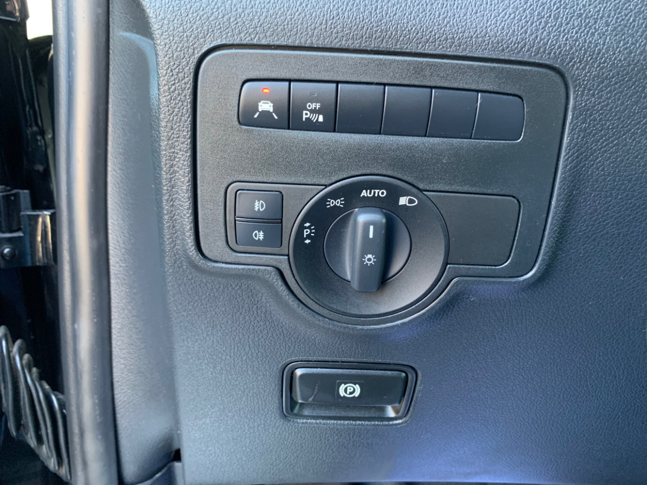 Mercedes-Benz Metris Passenger Van Standard Roof 126" Wheelbase 2019