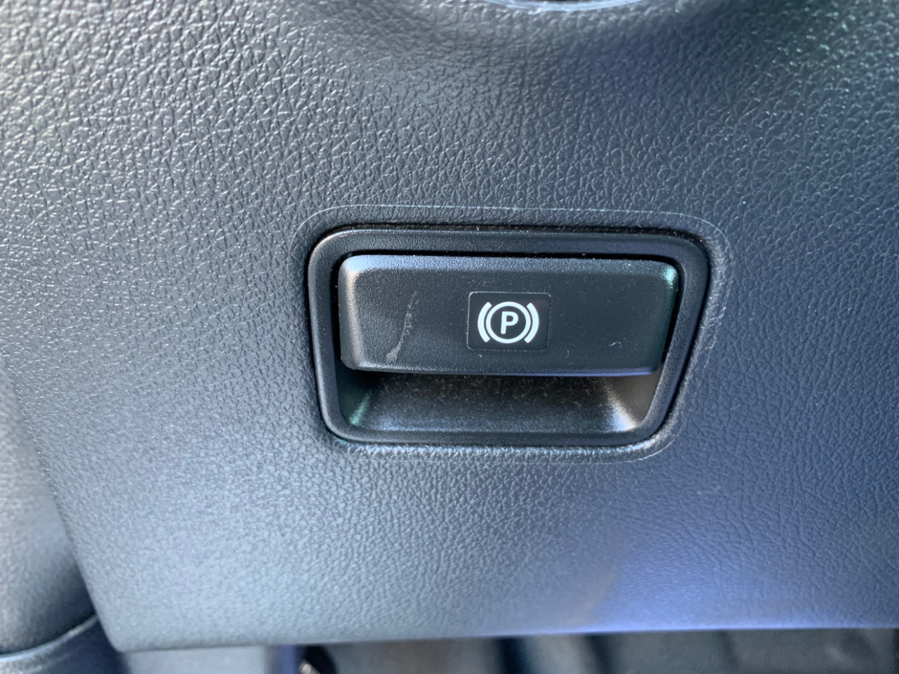Mercedes-Benz Metris Passenger Van Standard Roof 126" Wheelbase 2019