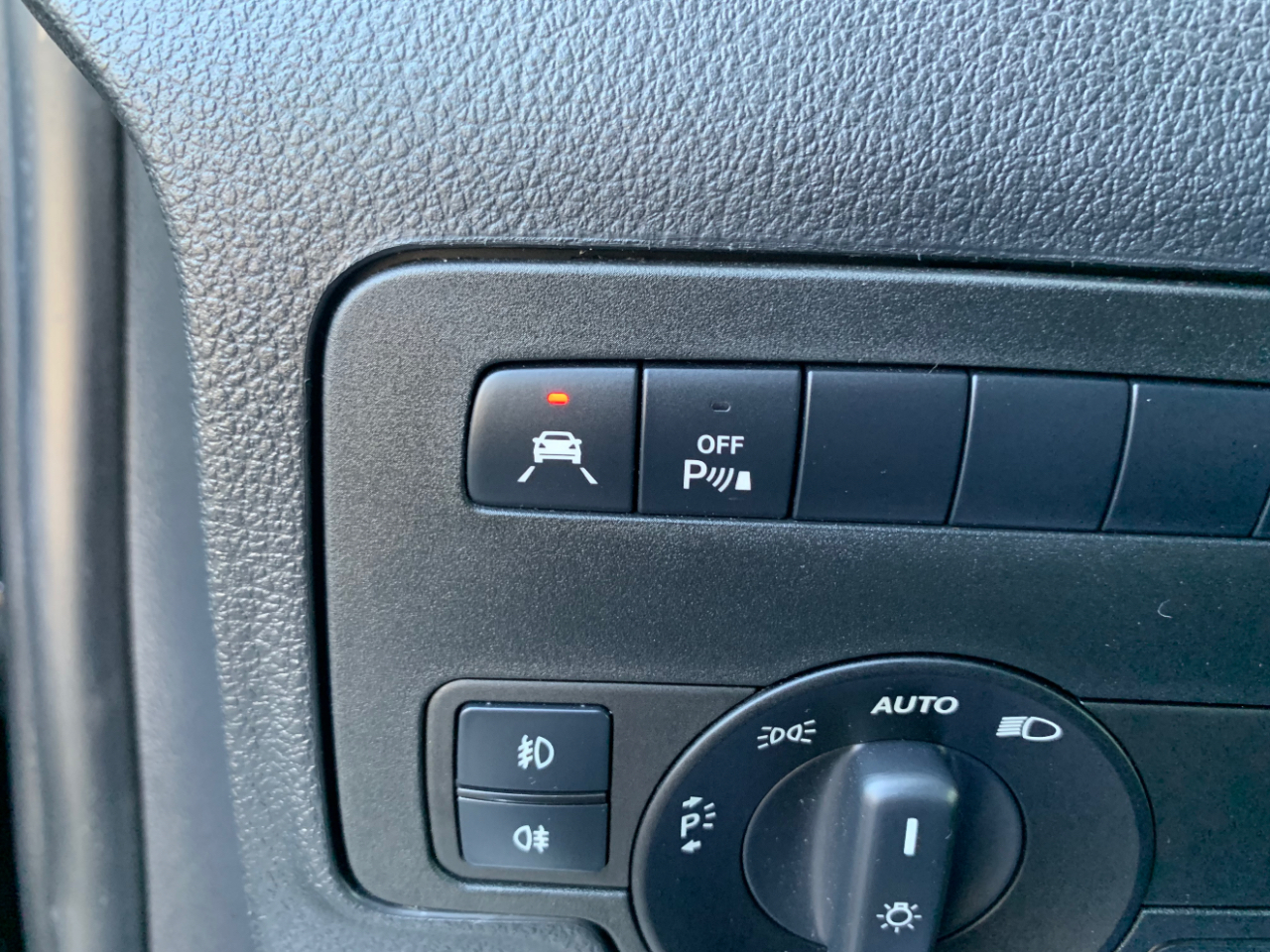 Mercedes-Benz Metris Passenger Van Standard Roof 126" Wheelbase 2019
