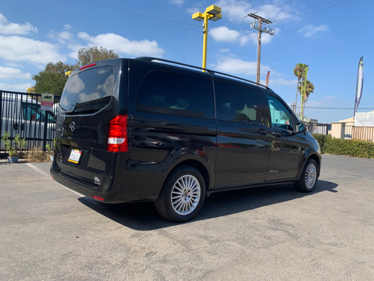 Mercedes-Benz Metris Passenger Van Standard Roof 126" Wheelbase 2019