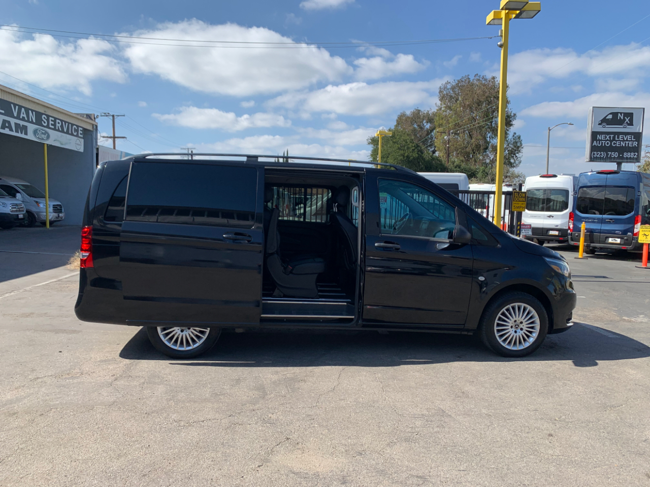 Mercedes-Benz Metris Passenger Van Standard Roof 126" Wheelbase 2019
