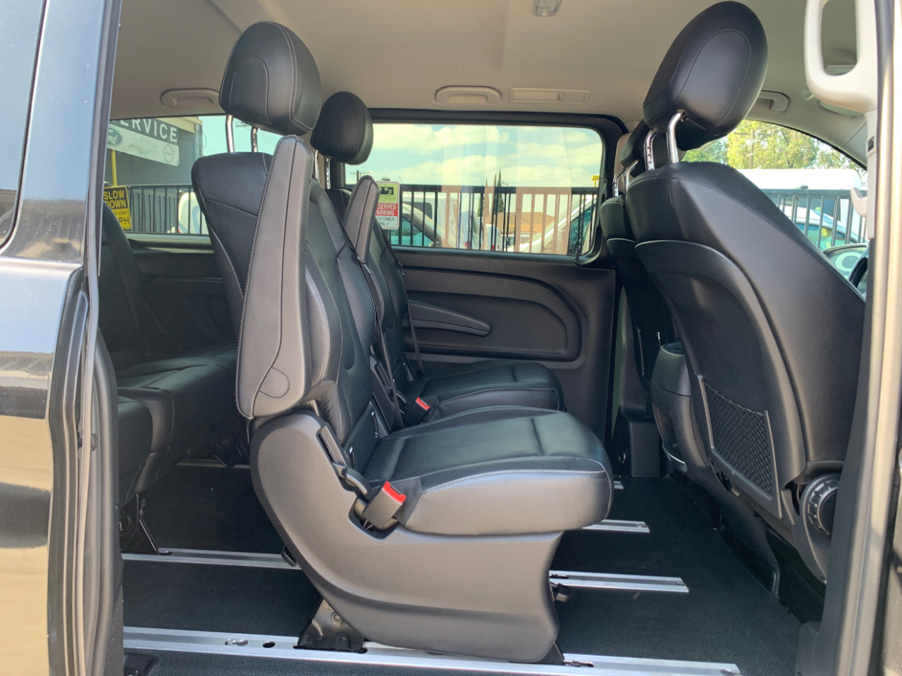Mercedes-Benz Metris Passenger Van Standard Roof 126" Wheelbase 2019