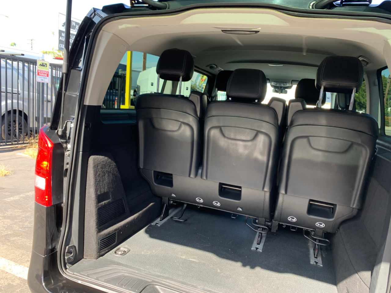 Mercedes-Benz Metris Passenger Van Standard Roof 126" Wheelbase 2019