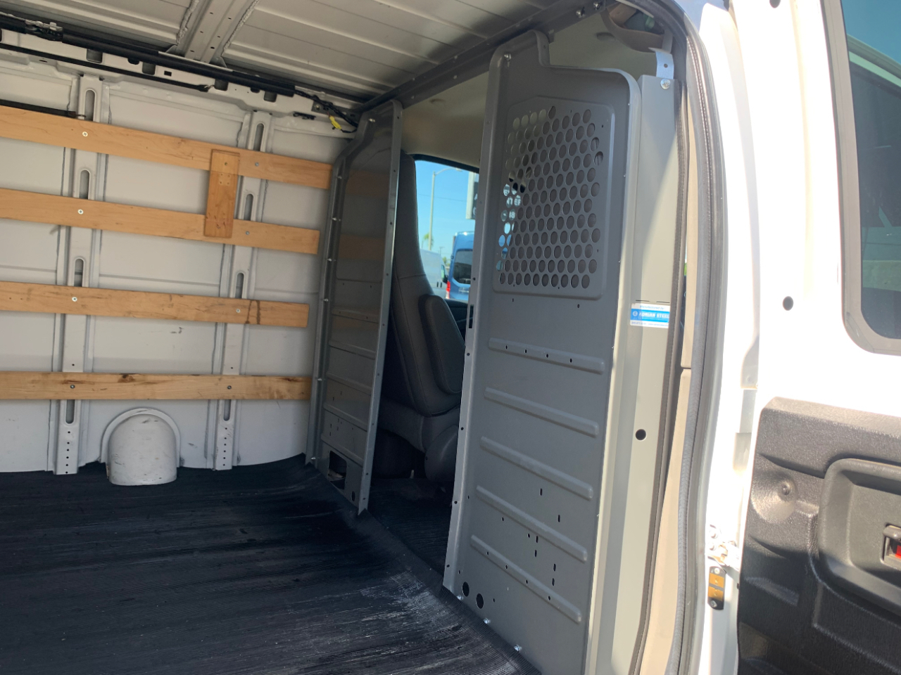 Chevrolet Express Cargo Van RWD 2500 135" 2018