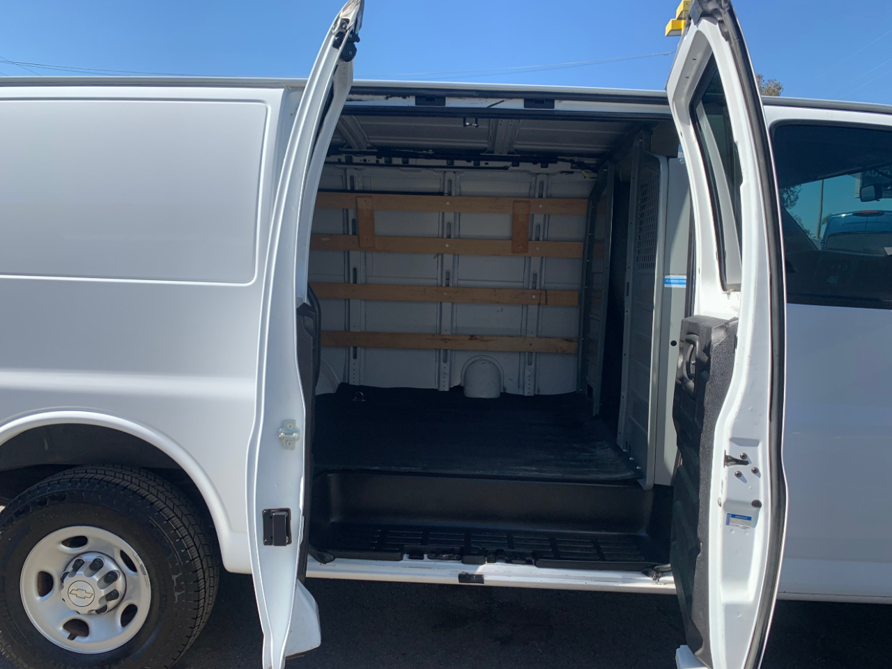 Chevrolet Express Cargo Van RWD 2500 135" 2018