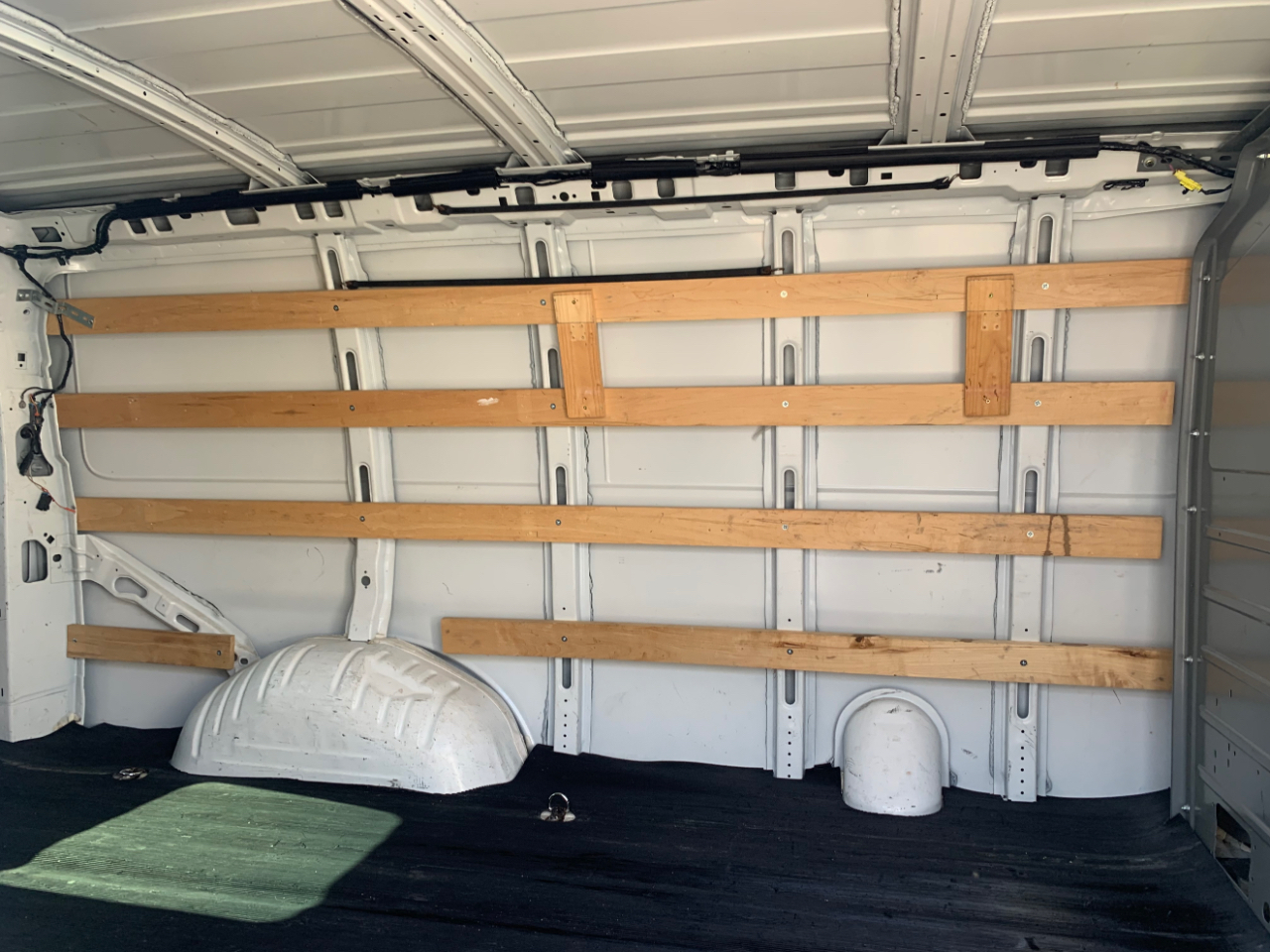 Chevrolet Express Cargo Van RWD 2500 135" 2018