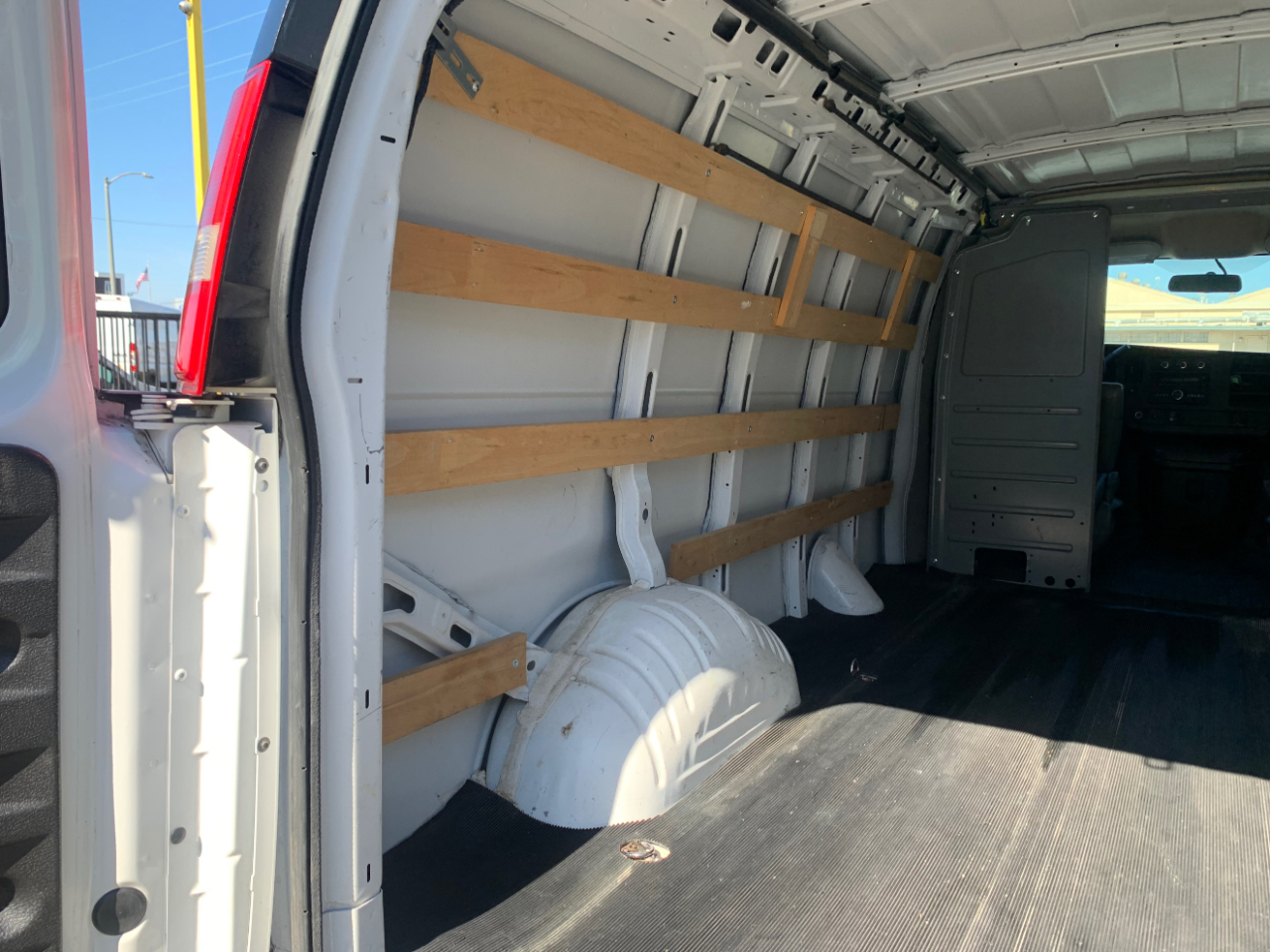 Chevrolet Express Cargo Van RWD 2500 135" 2018