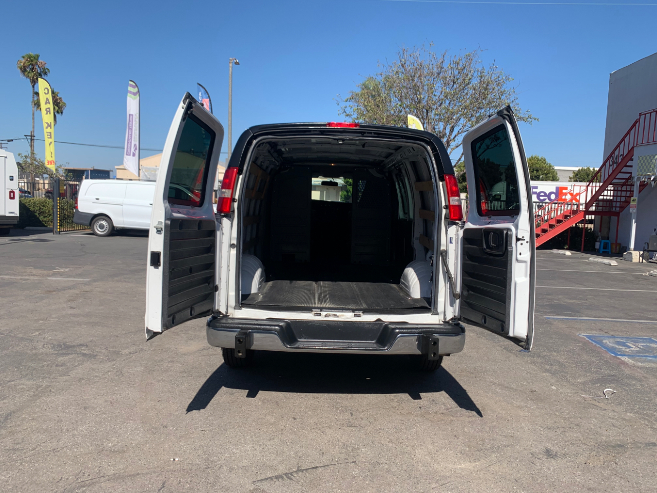 Chevrolet Express Cargo Van RWD 2500 135" 2018