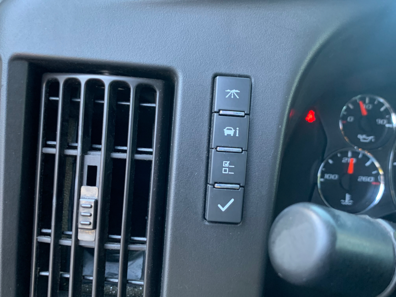 Chevrolet Express Cargo Van RWD 2500 135" 2018