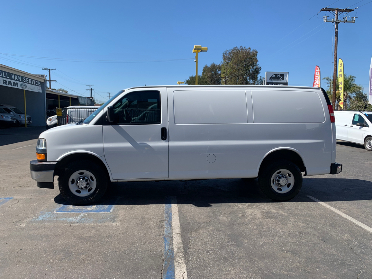 Chevrolet Express Cargo Van RWD 2500 135" 2018