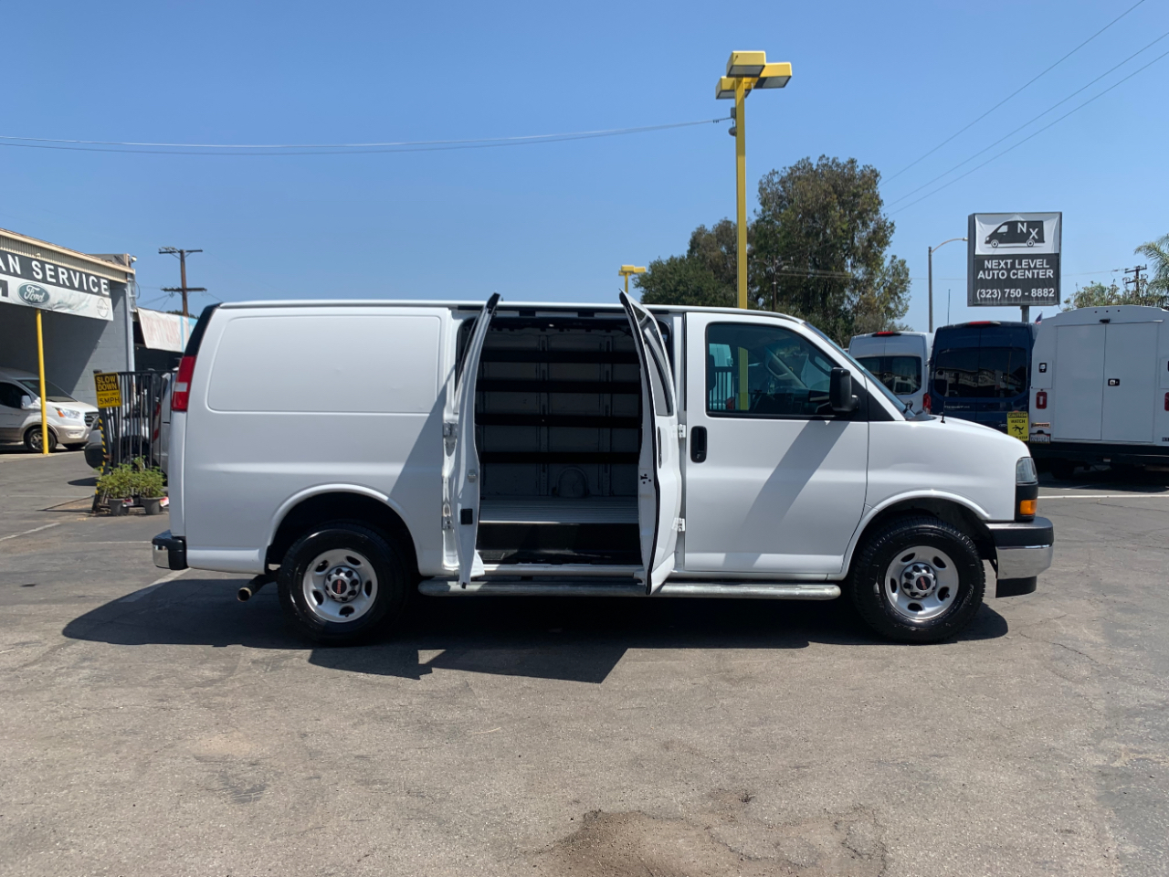 GMC Savana Cargo Van RWD 2500 135" 2019